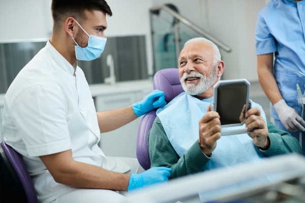 Visiting An Emergency Dentistry Office To Save Your Tooth